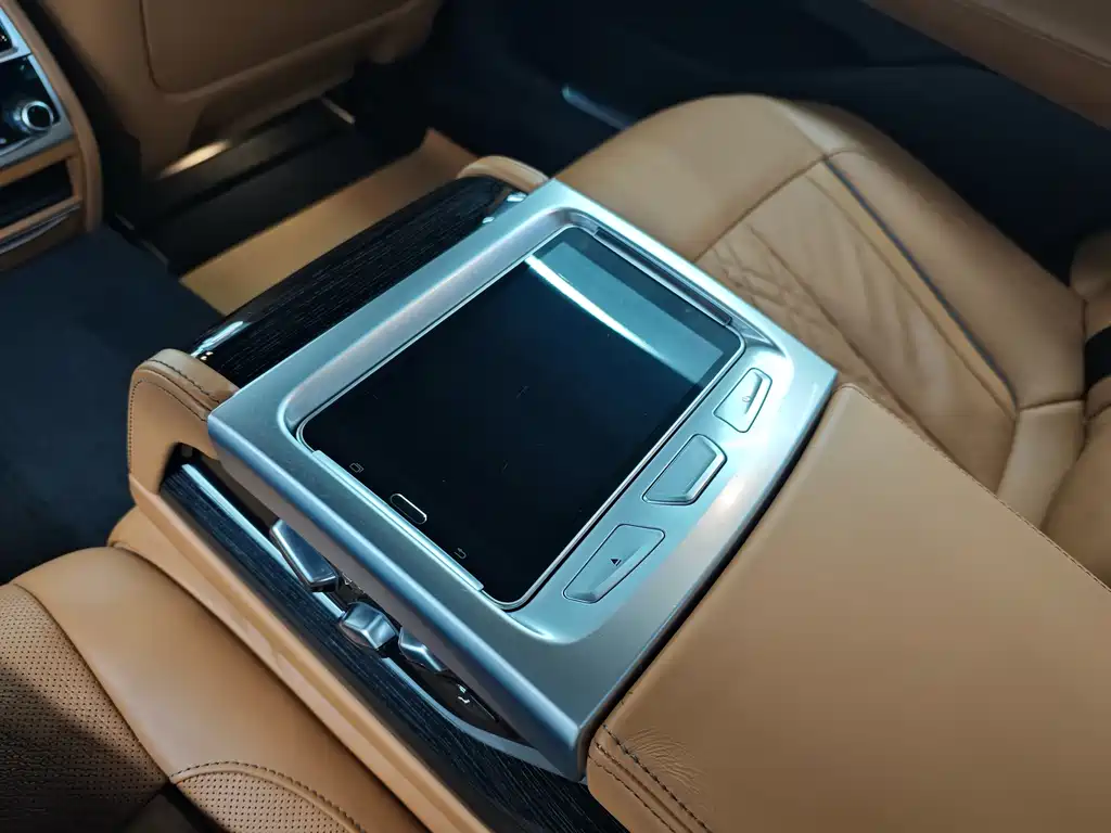 BMW 7 Series 740Li Leading Type M Sport Package, фото 17