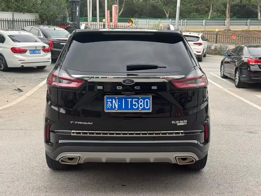 Ford Edge — миниатюра 8