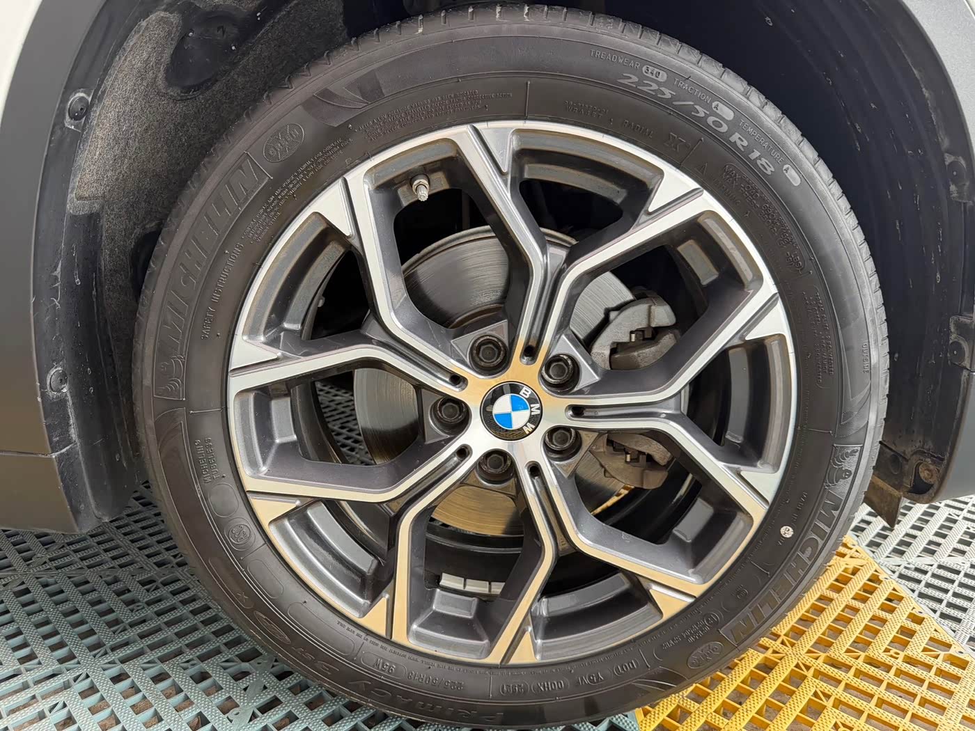 BMW X1 1.5 л 2021 г. Белый, пробег 40000 км