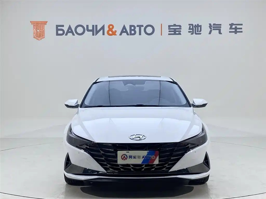 Hyundai Elantra 2022 1.5L CVT LUX Luxury