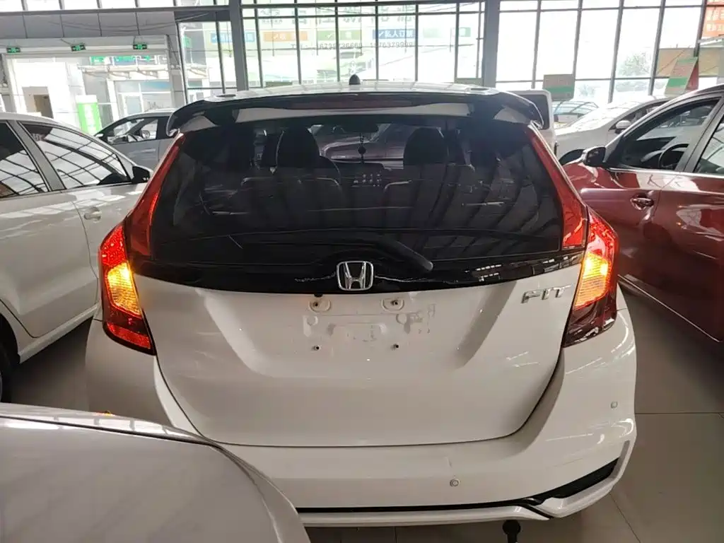 Honda Fit — миниатюра 6