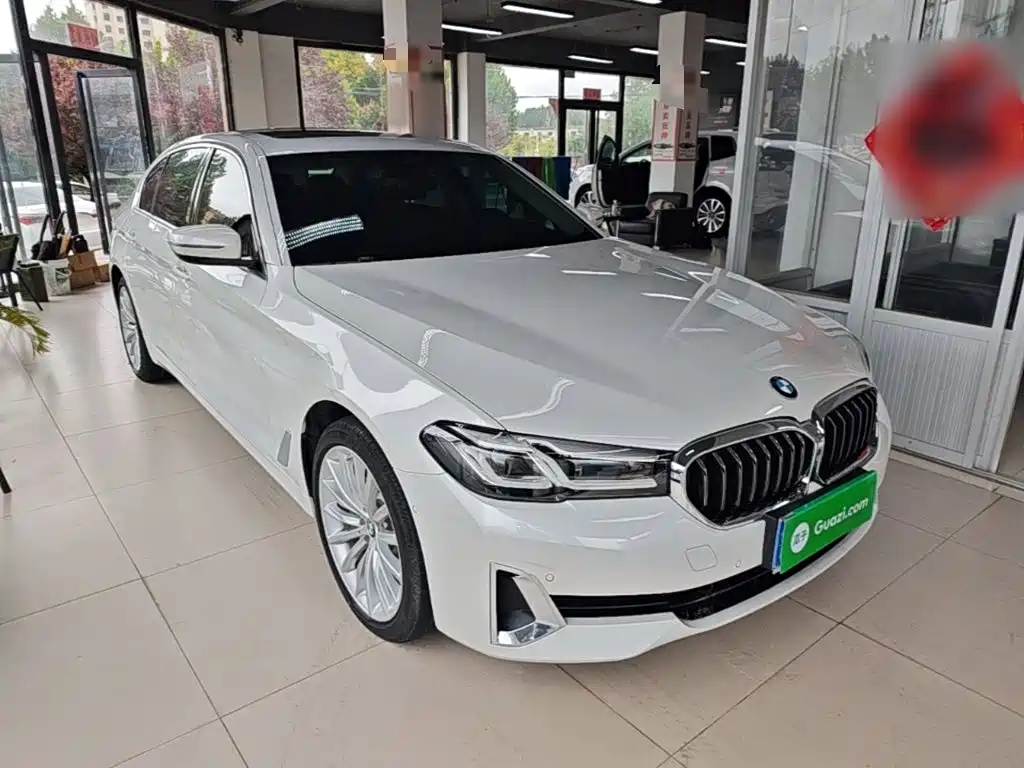 BMW 5 Series — миниатюра 4