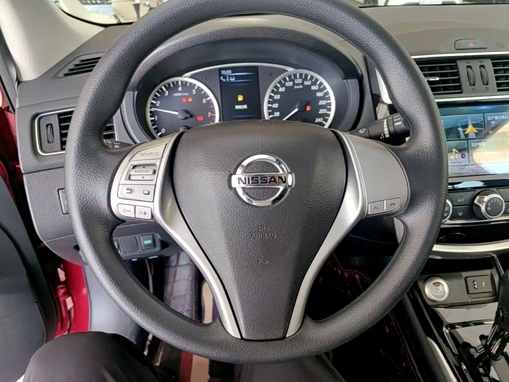 Nissan Tiida — миниатюра 11