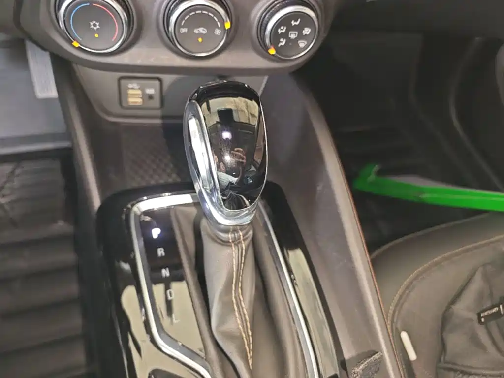 Buick Verano — миниатюра 14