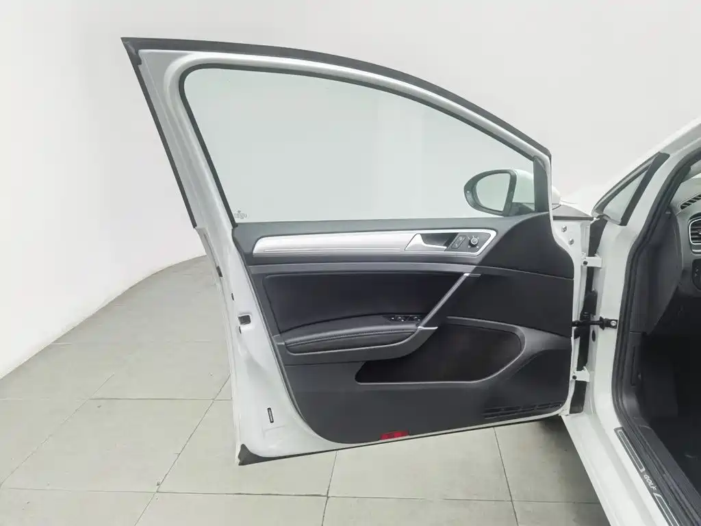 Volkswagen Golf — миниатюра 8