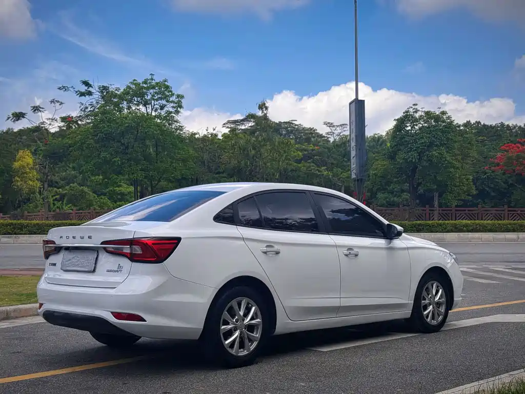 Roewe i5 — миниатюра 20