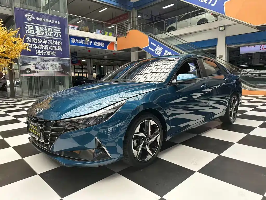 Купить Hyundai Elantra