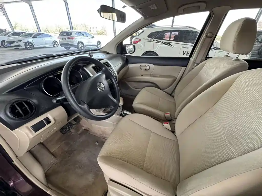 Nissan Livina — миниатюра 4