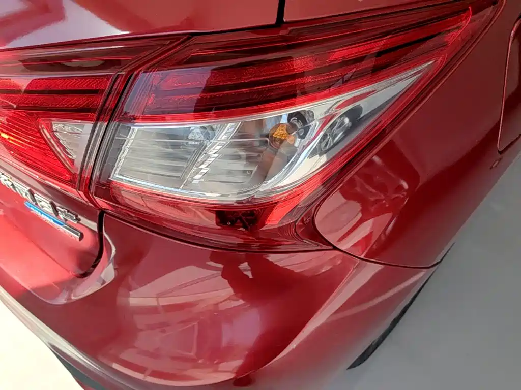 Nissan Tiida — миниатюра 8