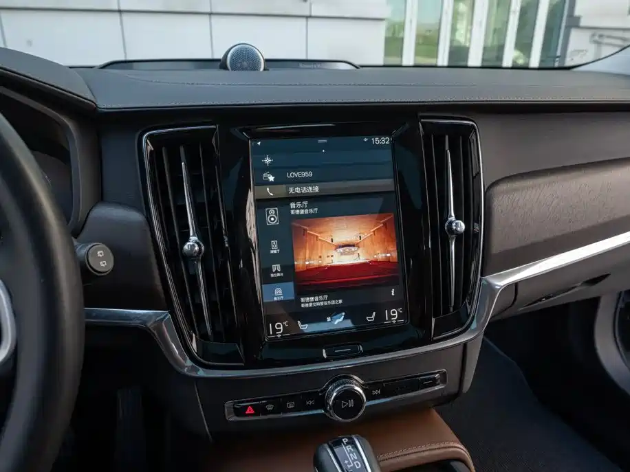 Volvo V90 — миниатюра 8