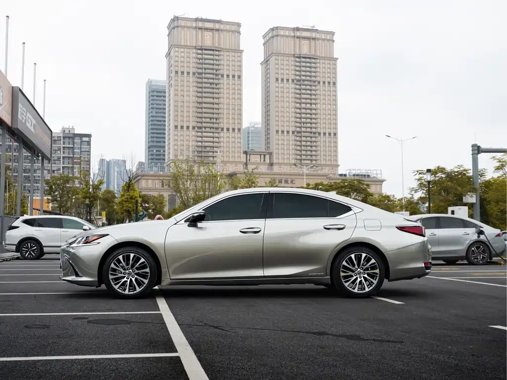 Lexus ES — миниатюра 5
