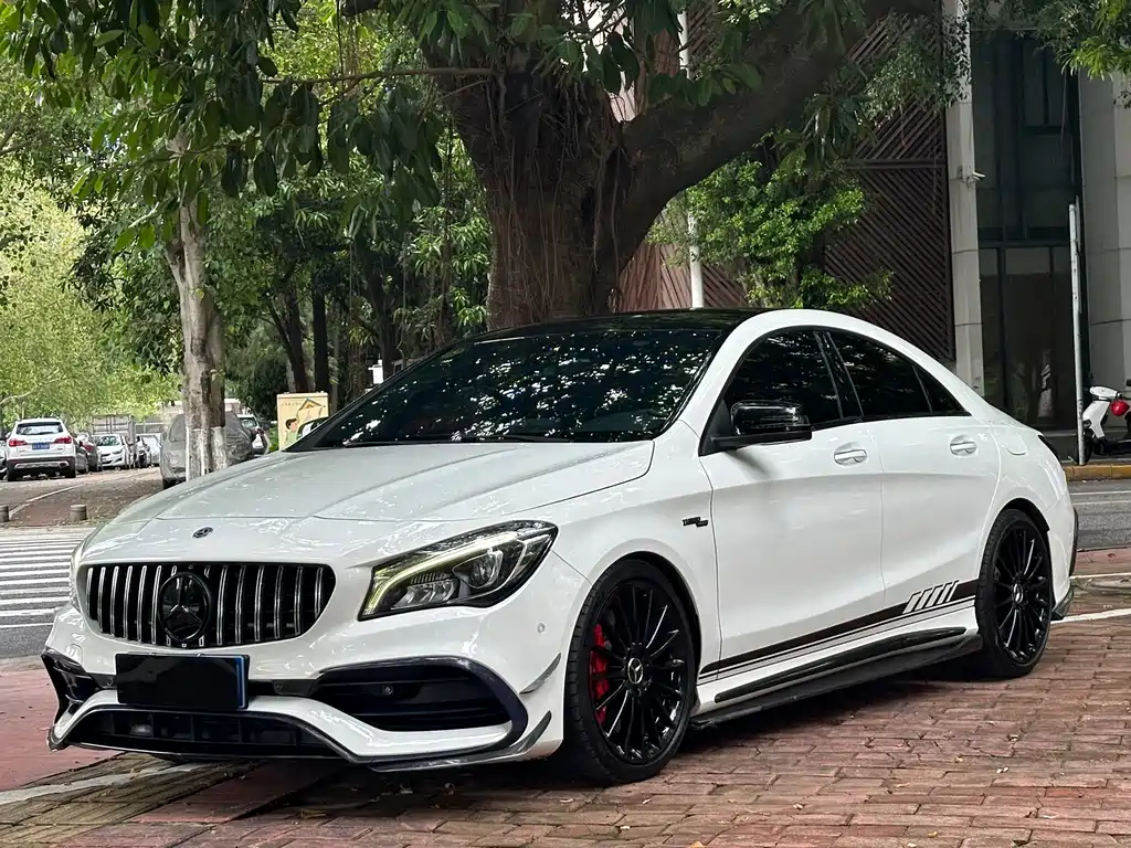 Mercedes-Benz GLA AMG