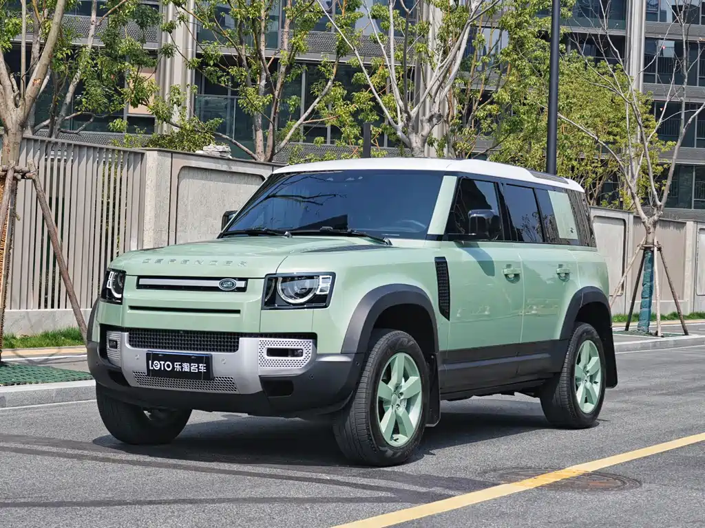Land Rover Defender 2023
