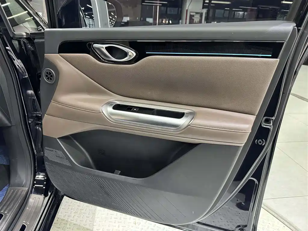 GAC Motor Trumpchi E8 PHEV — миниатюра 30