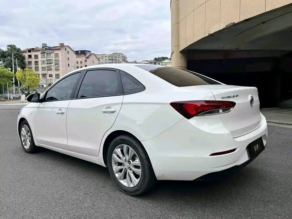 Buick Excelle — миниатюра 8
