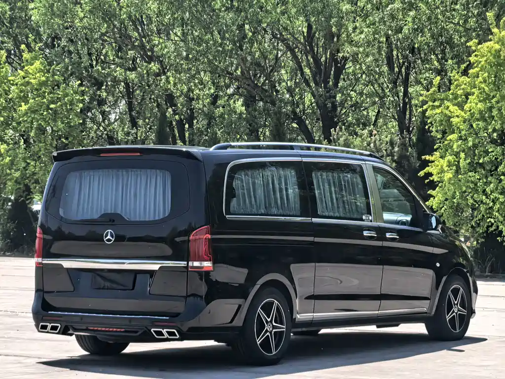 Mercedes-Benz Vito 2021 2.0T Elite 7 мест