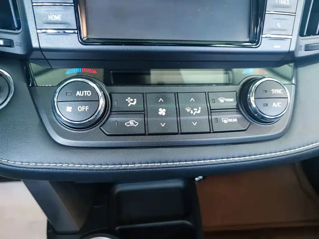 Toyota RAV4 — миниатюра 9