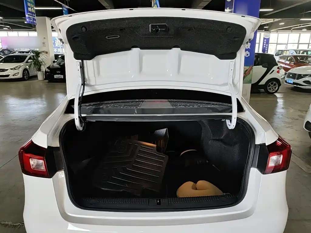 Roewe 360 — миниатюра 19