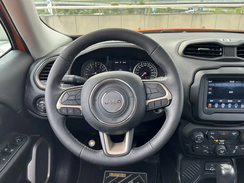 Jeep Renegade — миниатюра 10