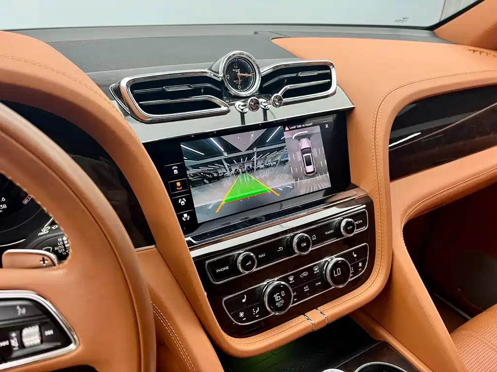 Bentley Bentayga — миниатюра 23