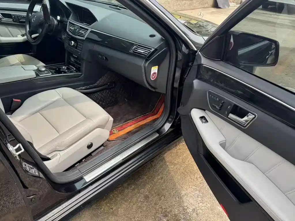 Mercedes-Benz E-Class — миниатюра 8