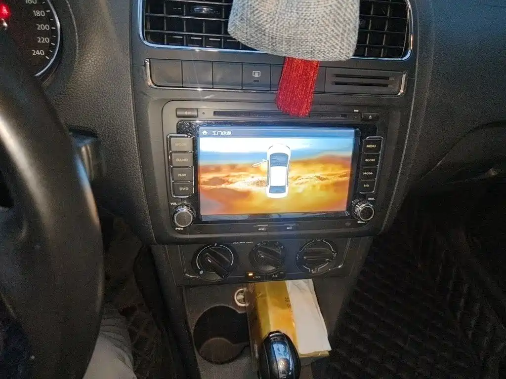 Volkswagen Polo — миниатюра 14