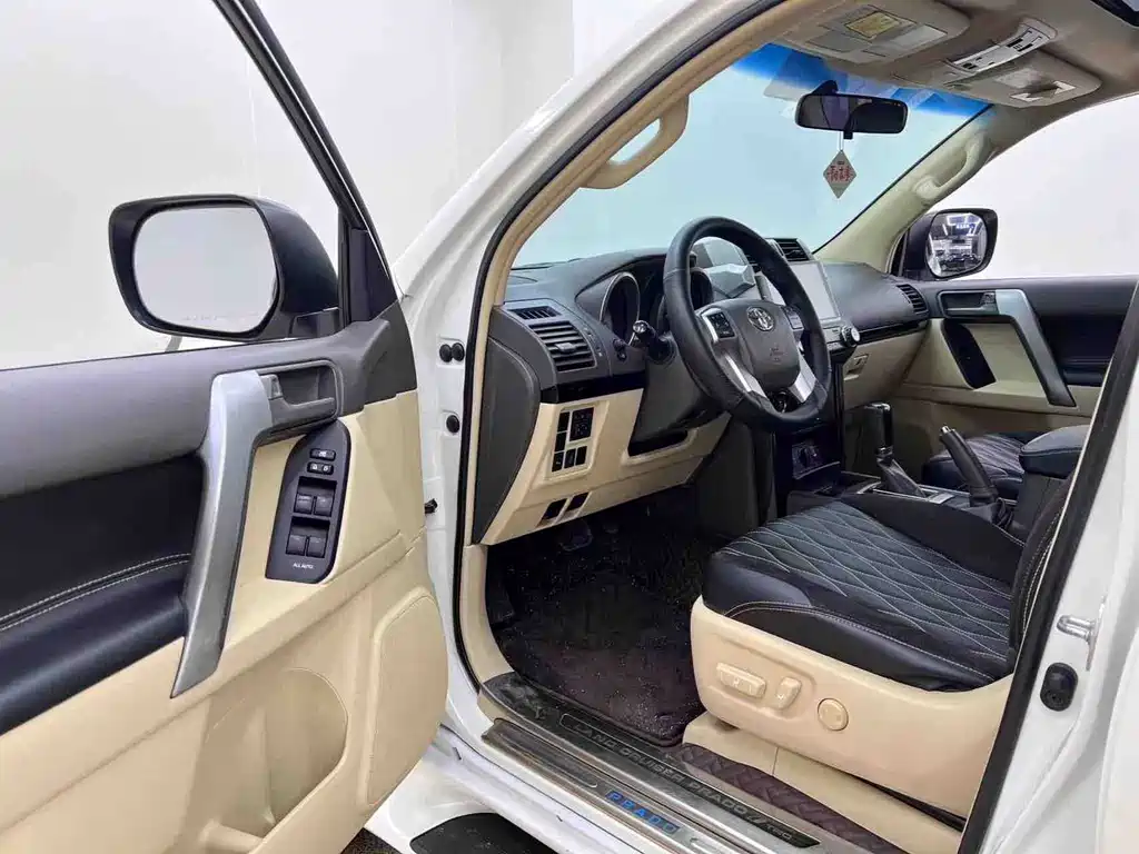 Toyota Prado (Import) — миниатюра 8