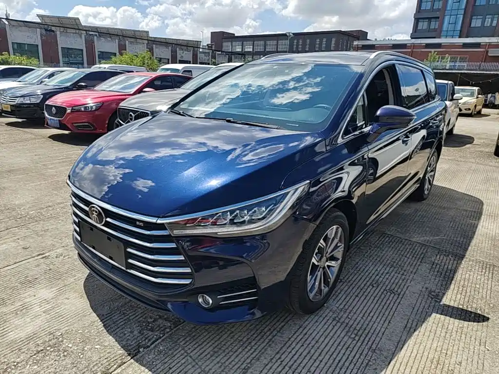 BYD MAX