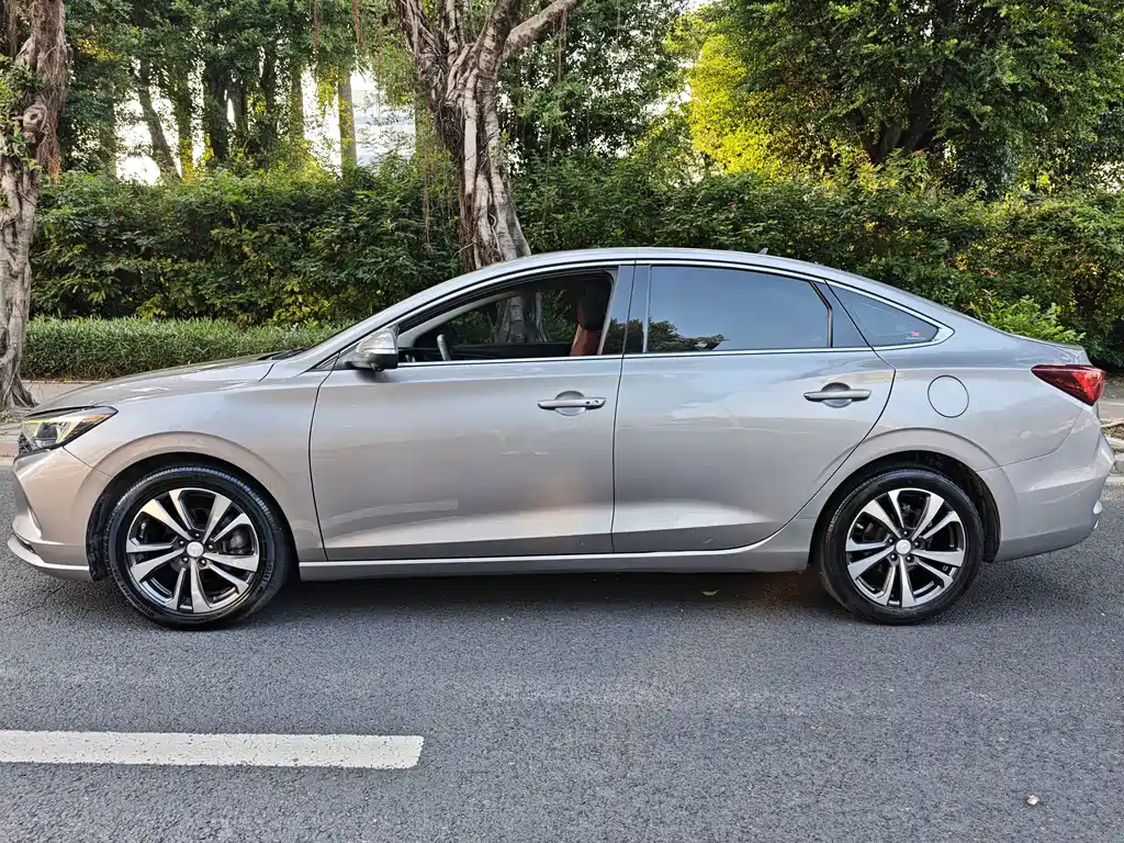 Changan Eado — миниатюра 5