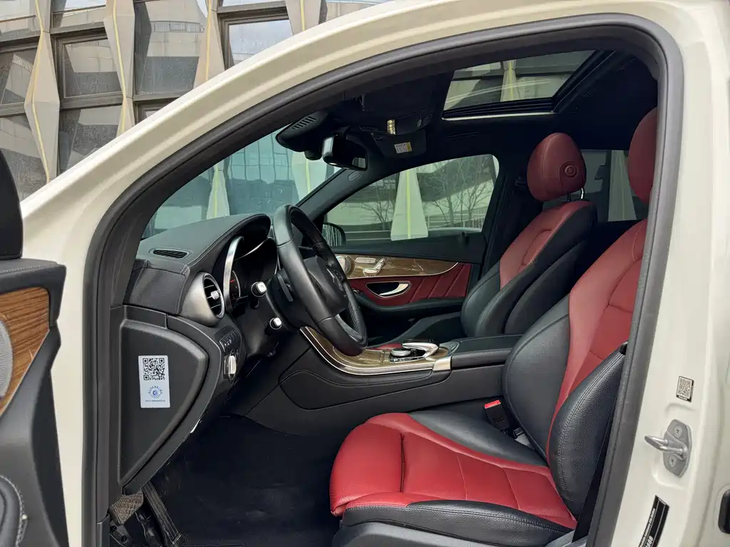 Mercedes-Benz GLC 2018 GLC 260 4MATIC SUV