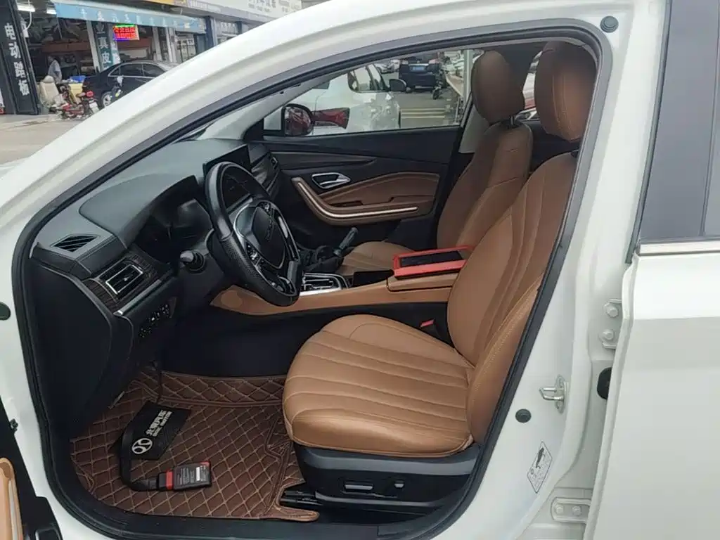 BAIC U7 — миниатюра 15
