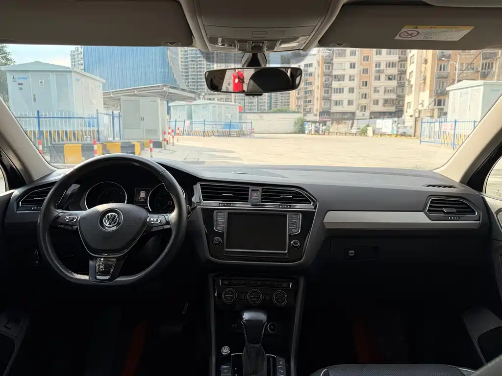 Volkswagen Tiguan L — миниатюра 5