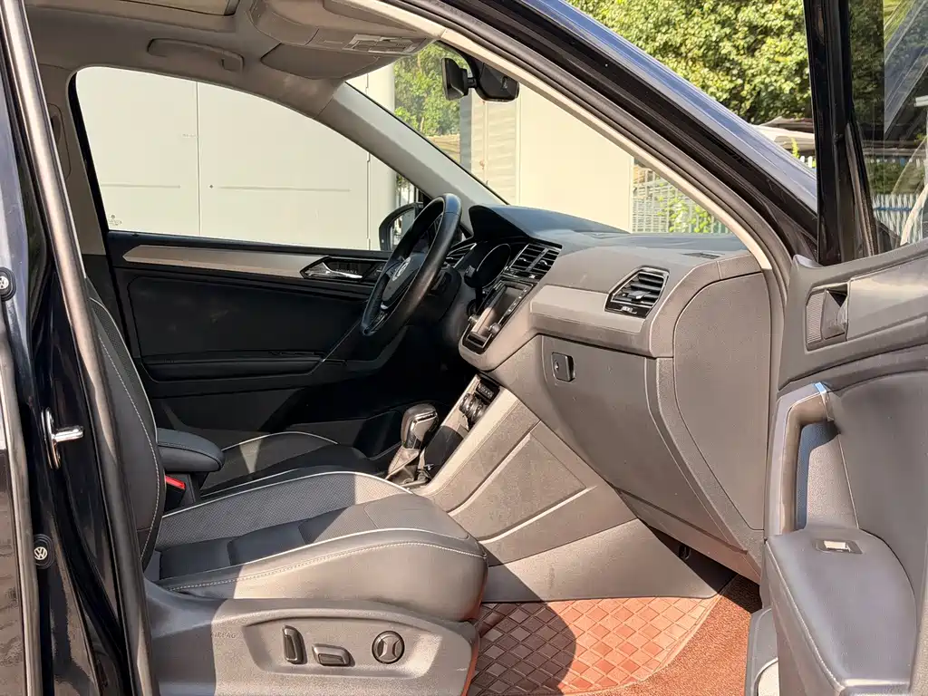 Volkswagen Tiguan L — миниатюра 13