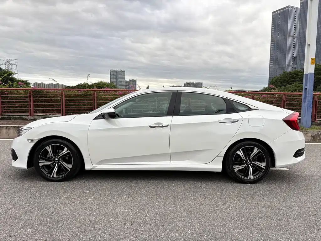 Honda Civic — миниатюра 7