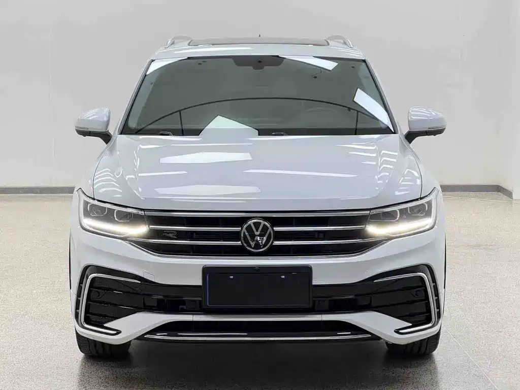 Volkswagen Tiguan L — миниатюра 2