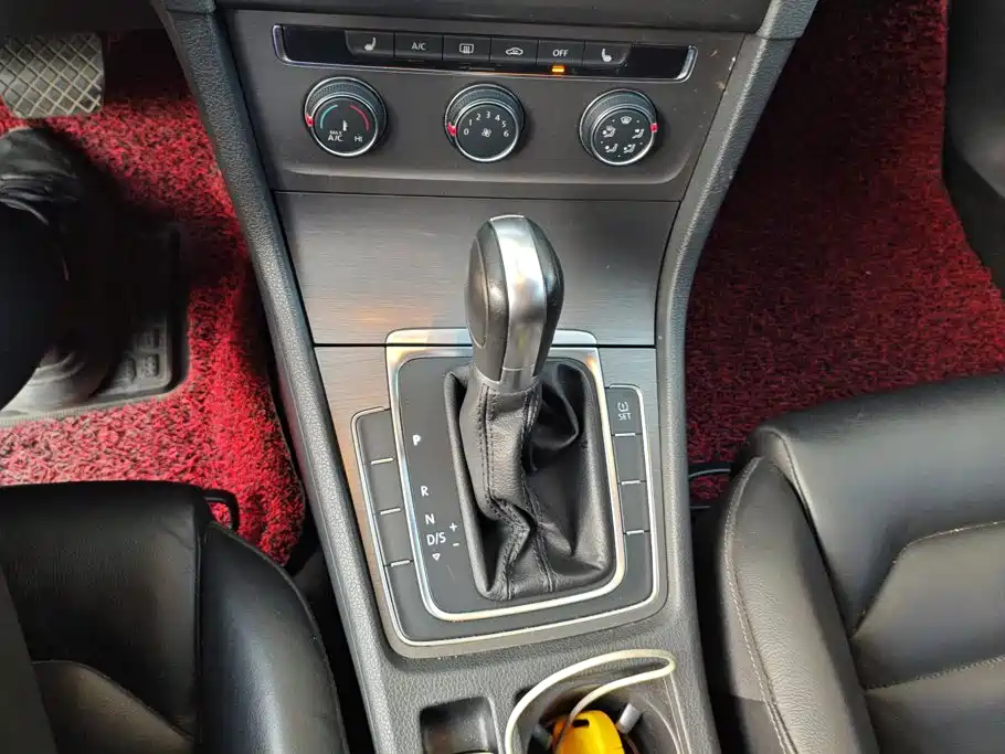 Volkswagen Golf — миниатюра 15