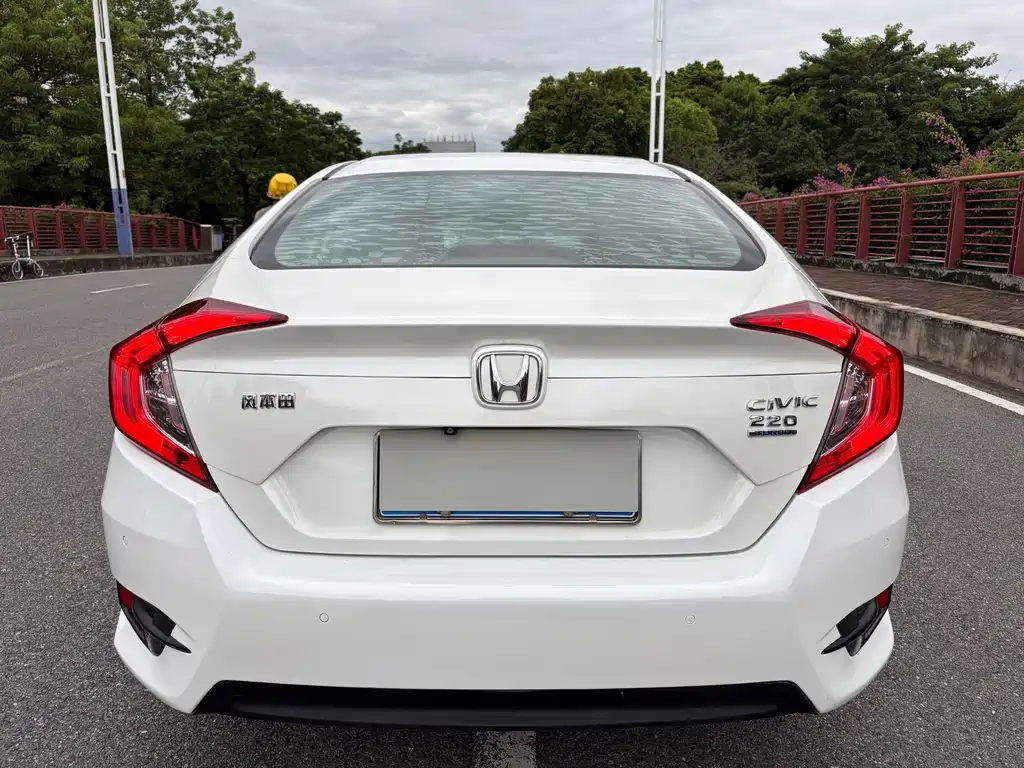 Honda Civic — миниатюра 6