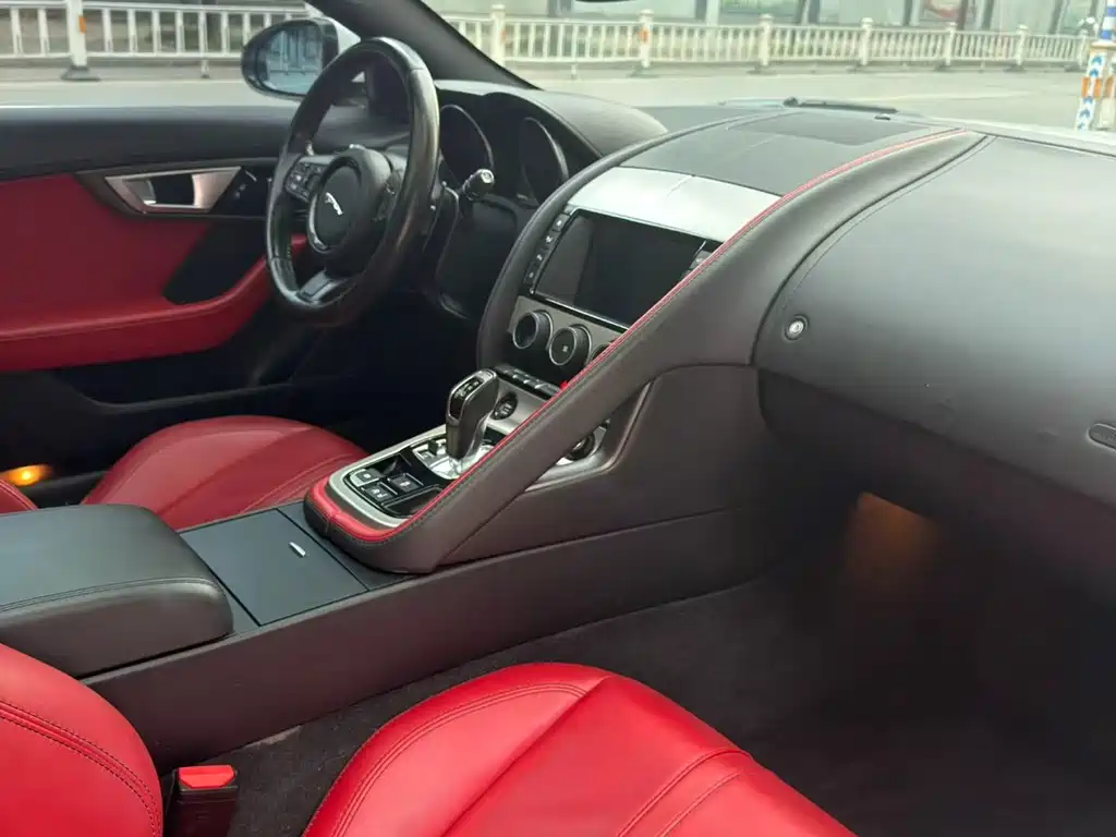 Jaguar F-TYPE — миниатюра 7