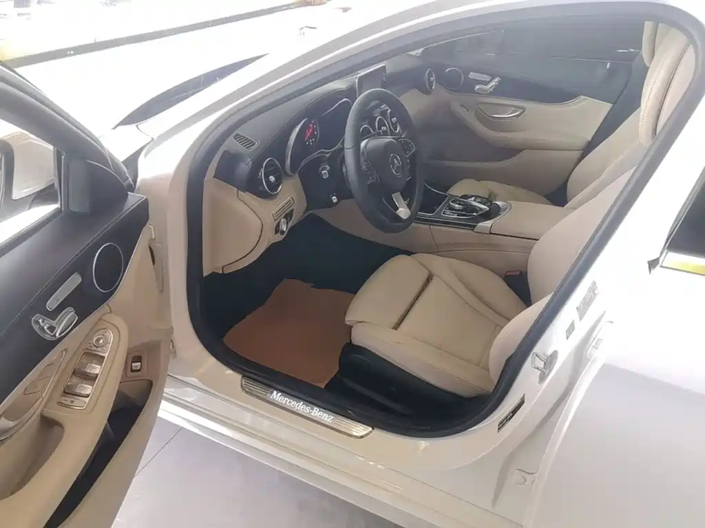 Mercedes-Benz C-Class — миниатюра 16