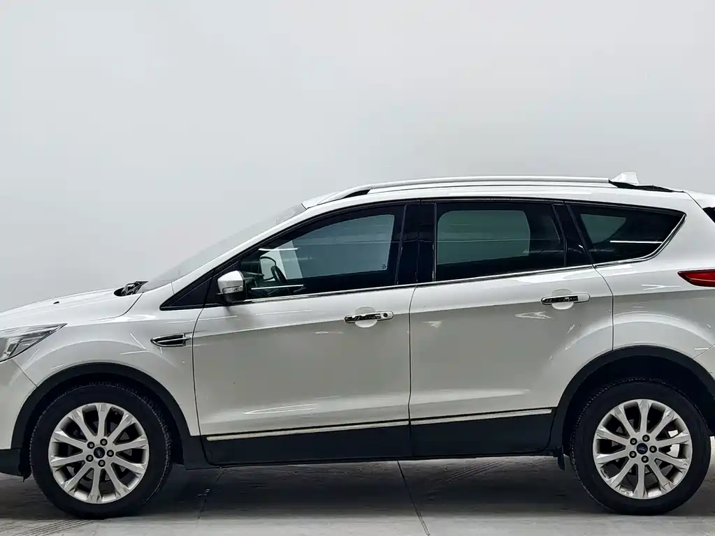 Ford Kuga — миниатюра 7