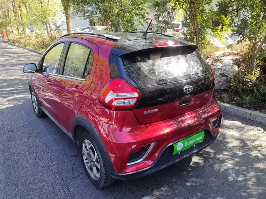 Geely Vision X1 — миниатюра 5