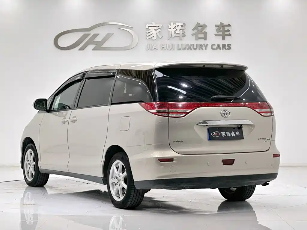Toyota Previa — миниатюра 5