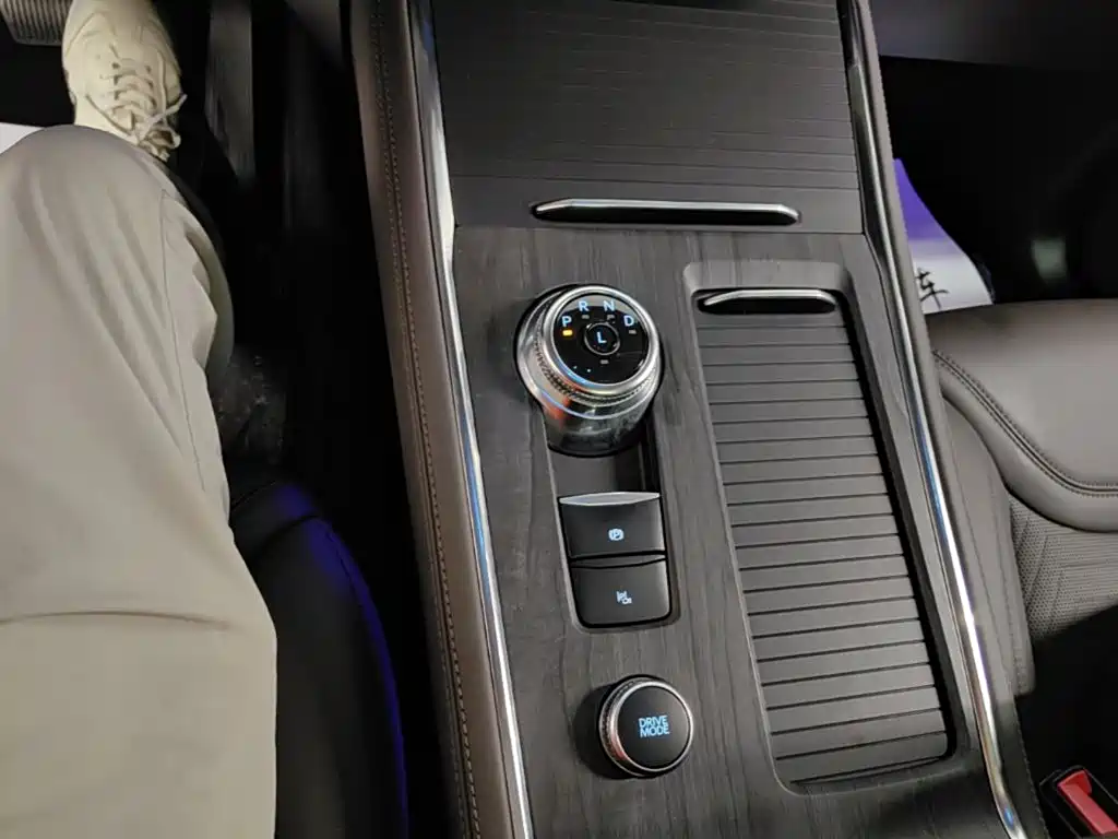 Ford Explorer — миниатюра 14