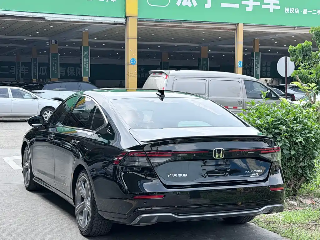 Honda Accord — миниатюра 13