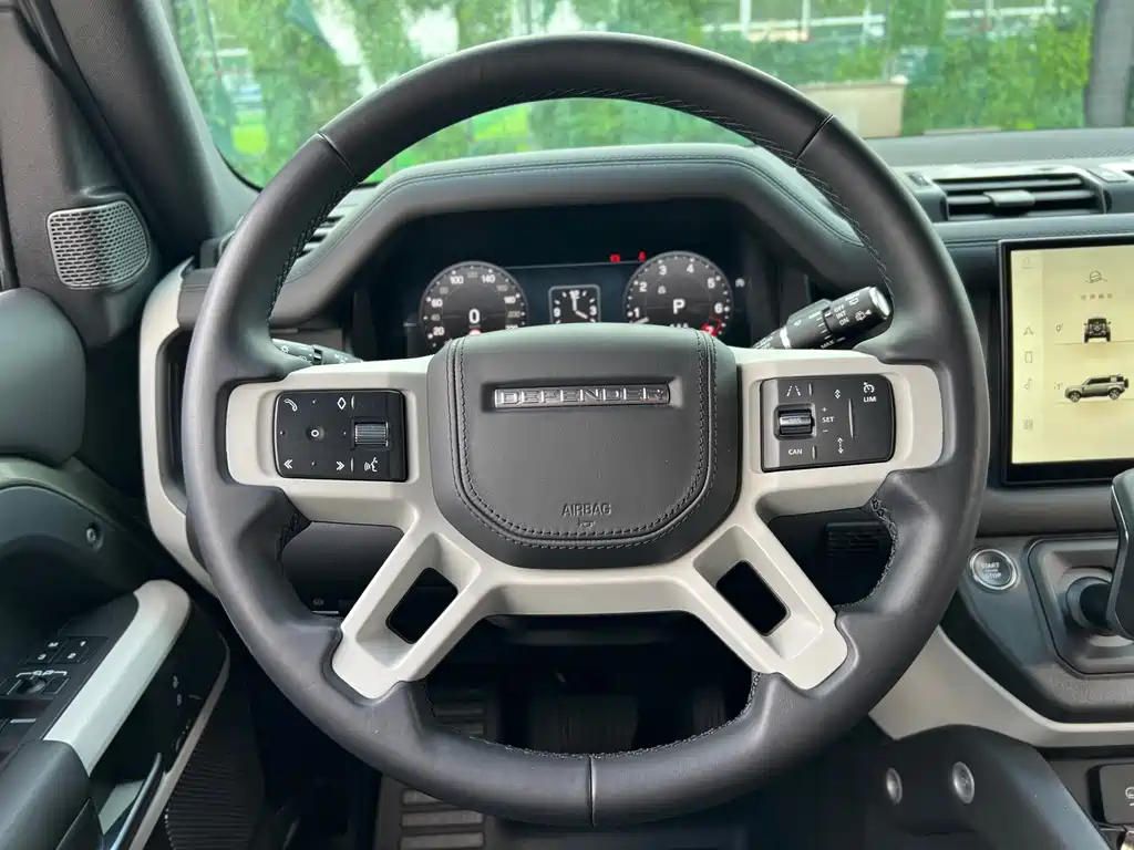 Land Rover Defender — миниатюра 17