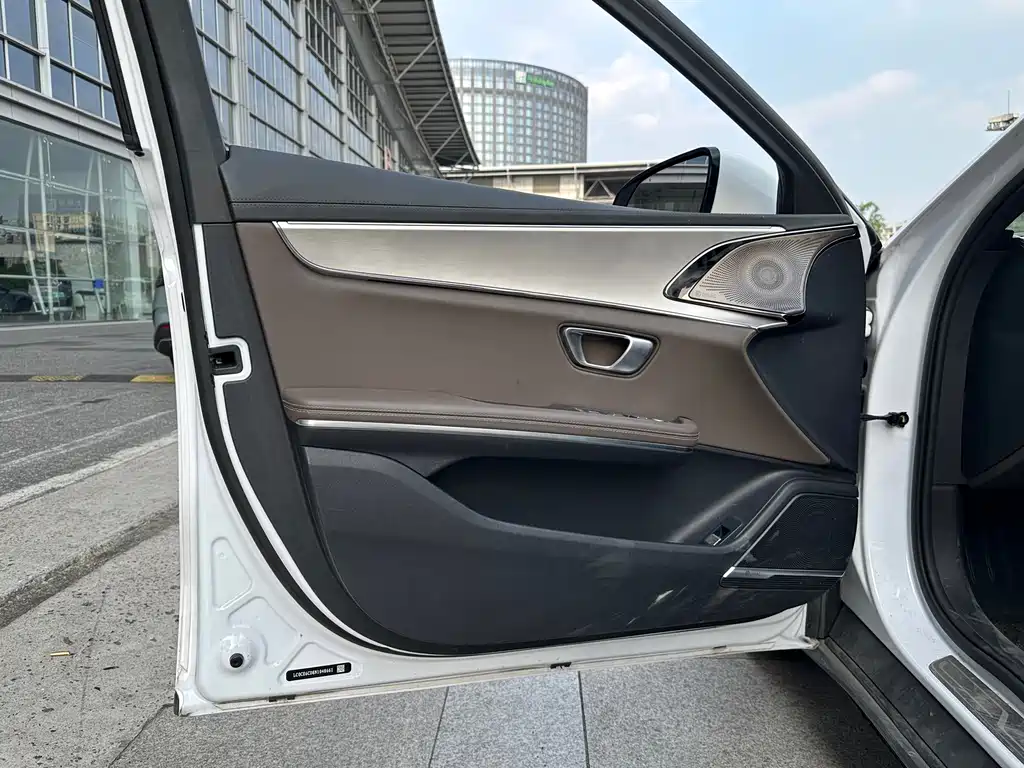 BYD Han — миниатюра 19