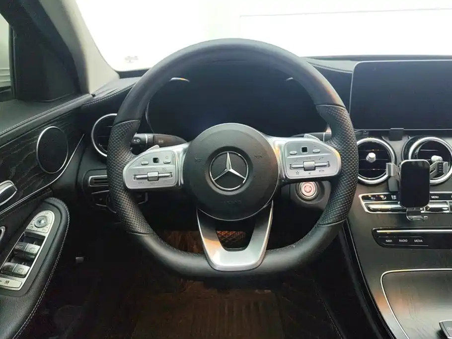 Mercedes-Benz C-Class — миниатюра 15