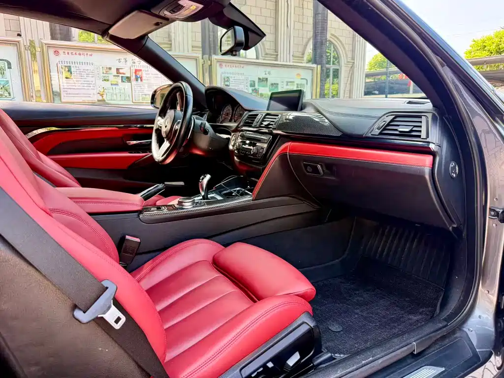 BMW M4 — миниатюра 7