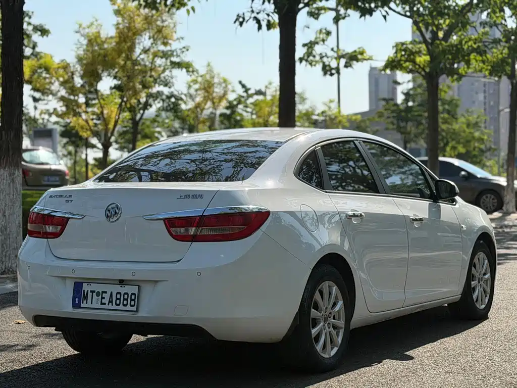 Buick Excelle — миниатюра 6