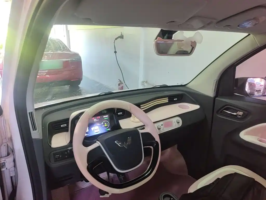 Wuling MINIEV — миниатюра 10